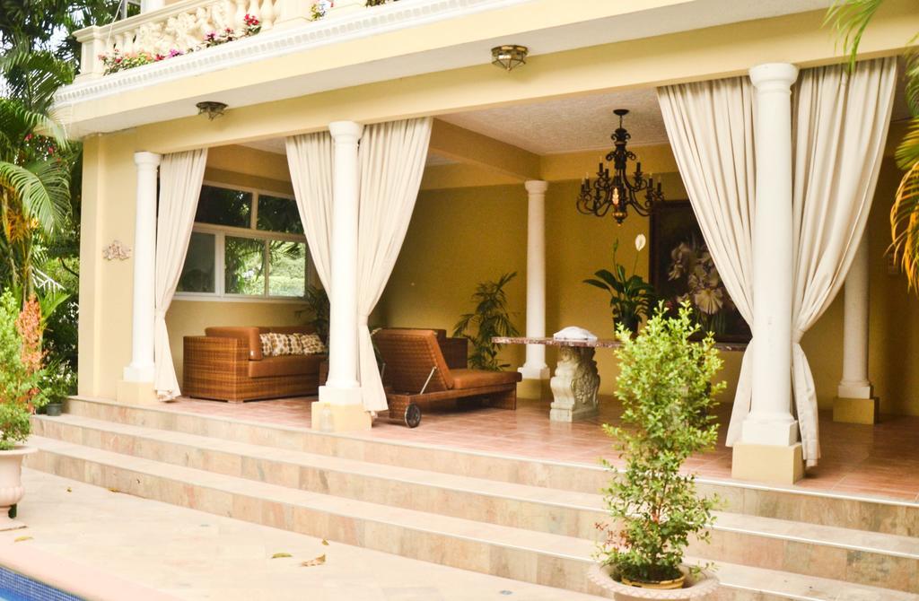 Eden Gardens Wellness Resort & Spa Kingston Exterior photo
